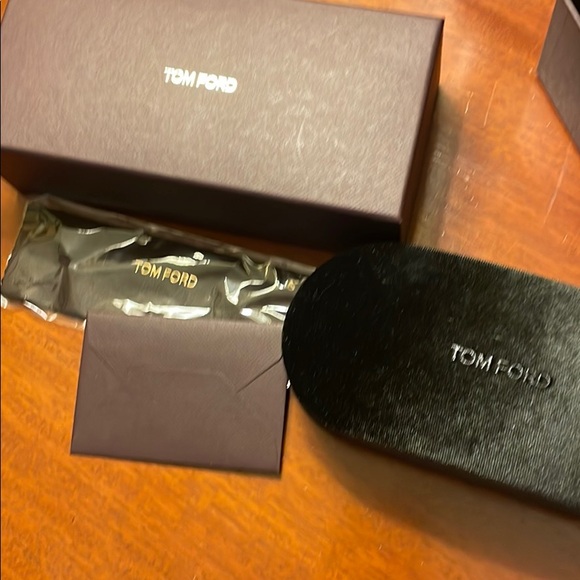 Brand New NWT Tom Ford Sunglasses - Picture 8 of 9